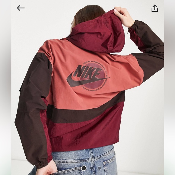 Nike - Packable Jacket - Picture 5 of 7